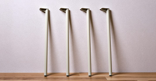 アイアン脚テーブルの魅力　細い脚でも安定するおしゃれな家具に