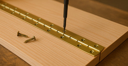 ピアノ蝶番の付け方と使い方｜DIYに役立つ基本と応用テクニック4選